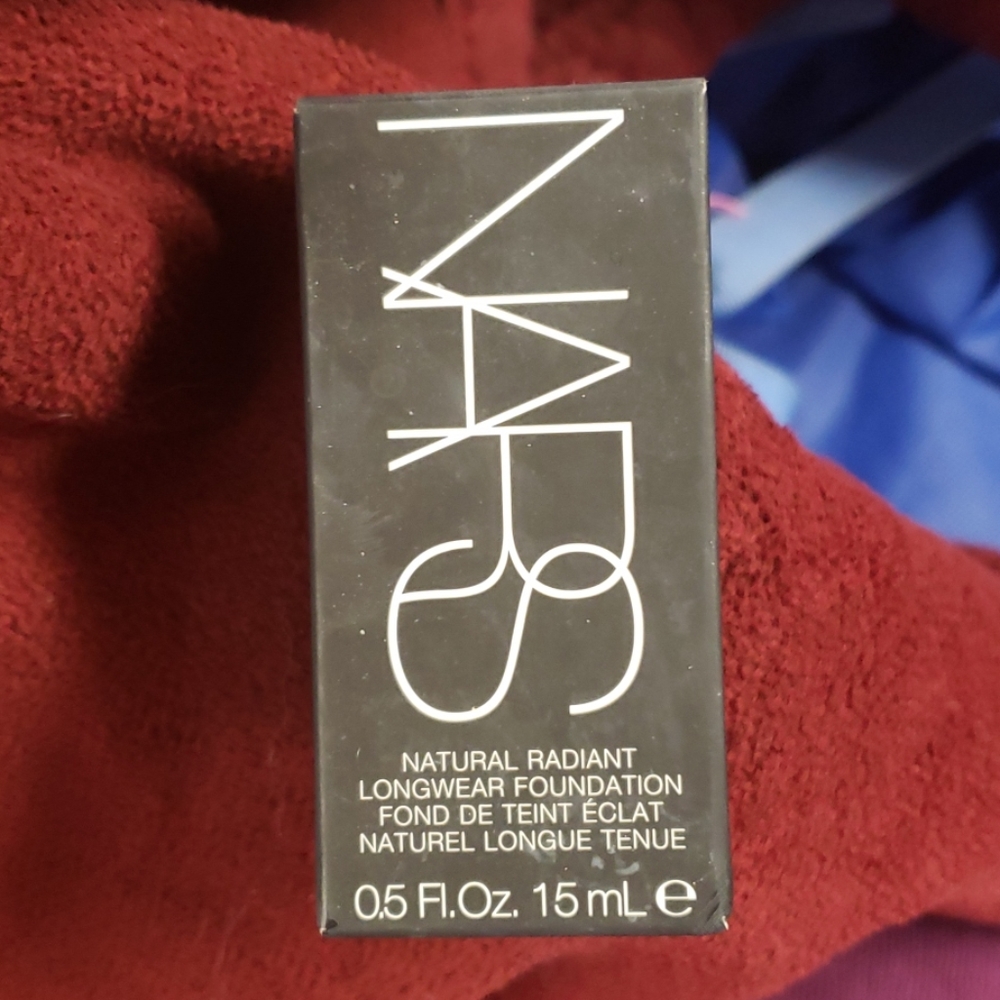 Nars Natural Radiant Longwear Foundation